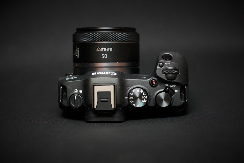 canon R8 produkt fotoškoda