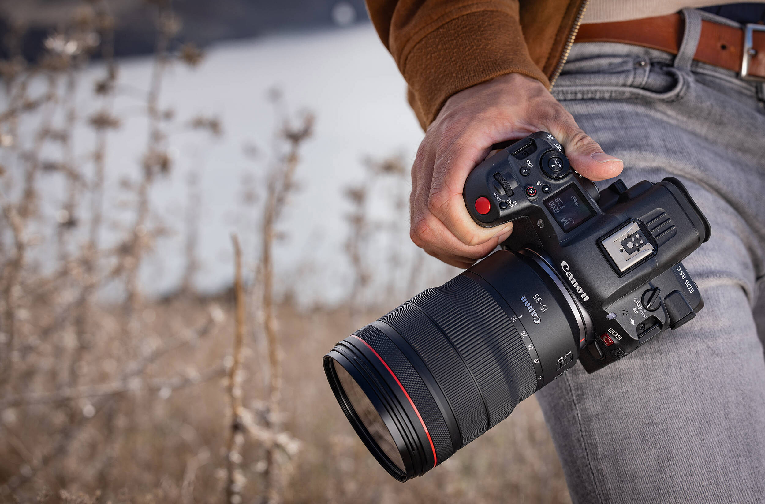 Canon EOS R5C - hybridní fotoaparát a kamera 2v1 (10)