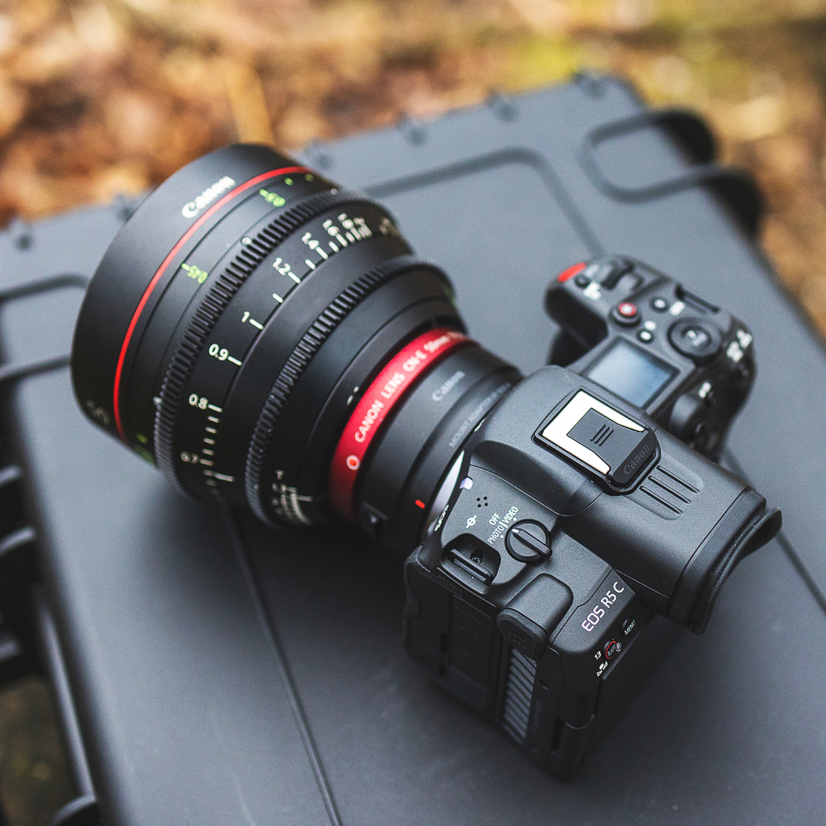 Canon EOS R5C - hybridní fotoaparát/kamera