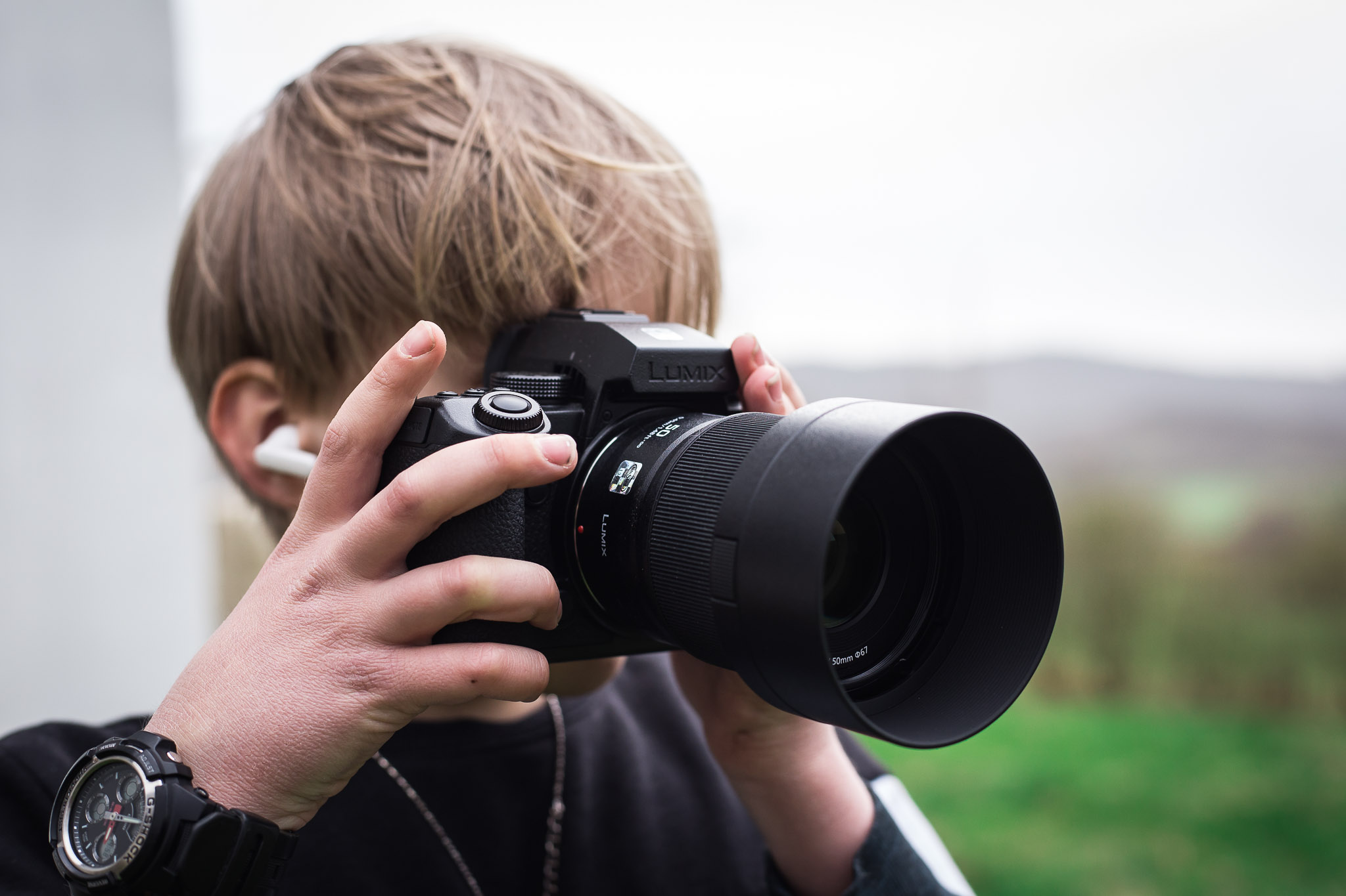 Panasonic LUMIX DC-S5 IIx - img17 foťák v ruce 3