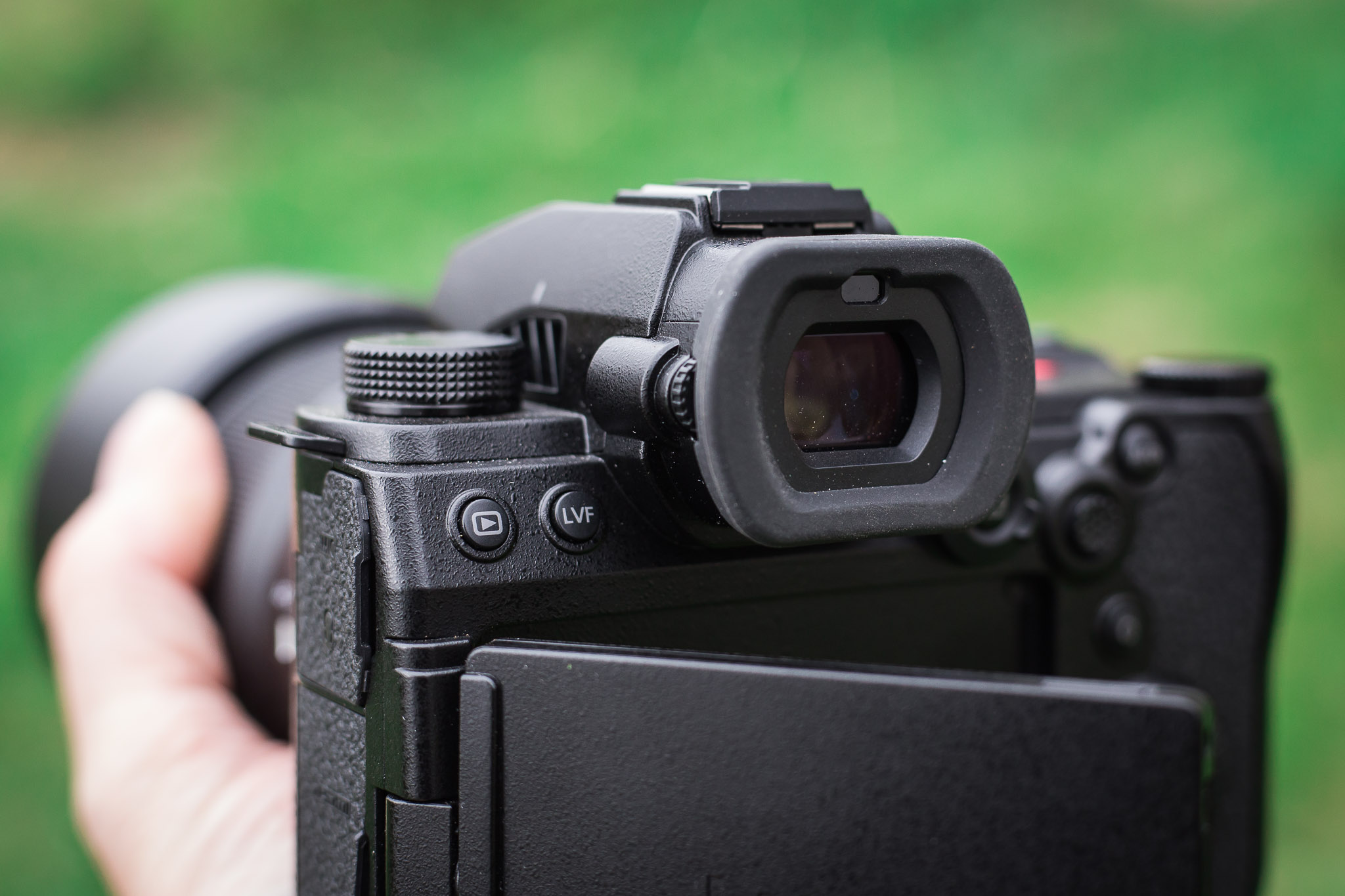Panasonic LUMIX DC-S5 IIx - img10 hledáček EVF